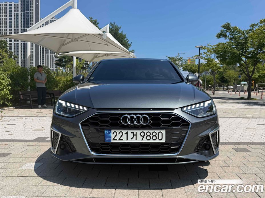 Audi A4 (B9) фото 3