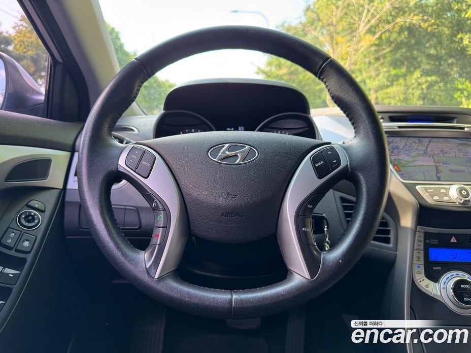 Hyundai Avante (MD) фото 7