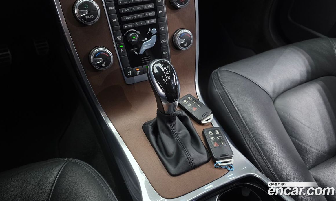 Volvo XC70 фото 9