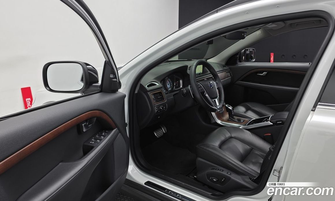 Volvo XC70 фото 10