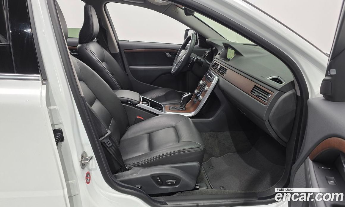 Volvo XC70 фото 11
