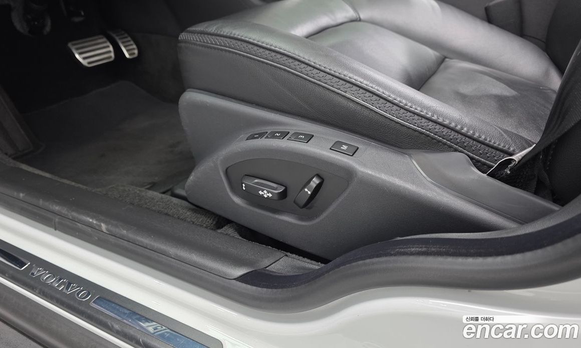 Volvo XC70 фото 17