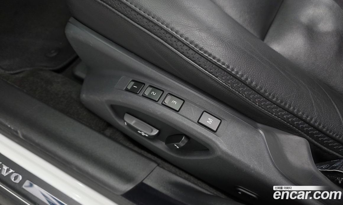 Volvo XC70 фото 18