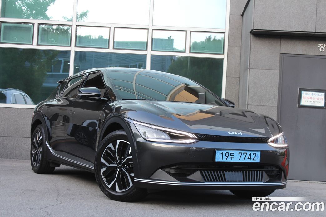 Kia EV6 фото 3