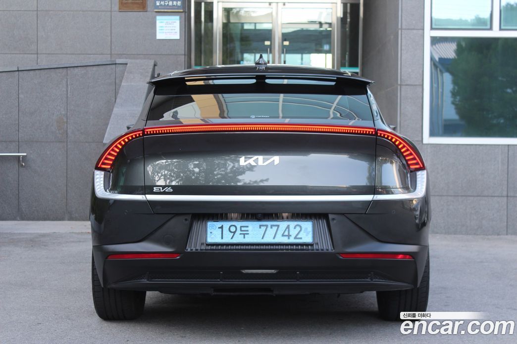 Kia EV6 фото 5