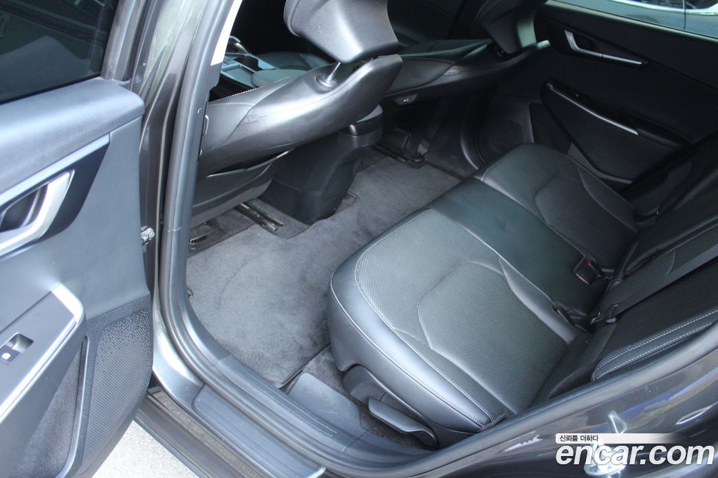 Kia EV6 фото 16