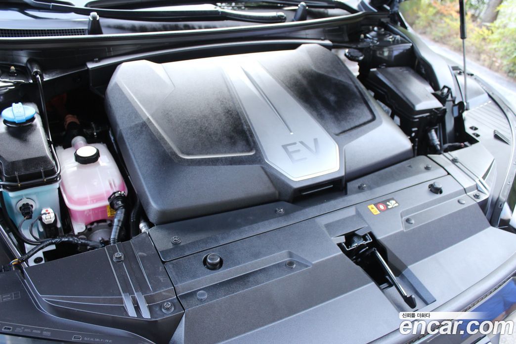 Kia EV6 фото 18