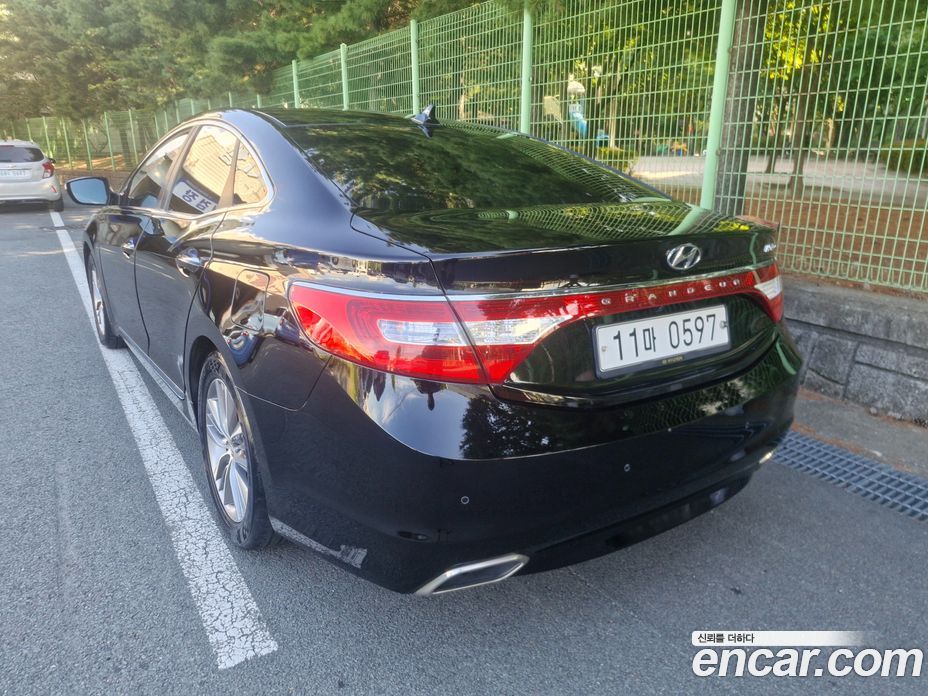 Hyundai Grandeur (HG) фото 3