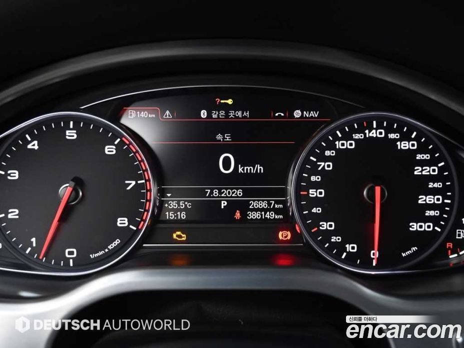 Audi A8 (D4) фото 8