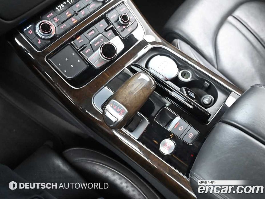 Audi A8 (D4) фото 9