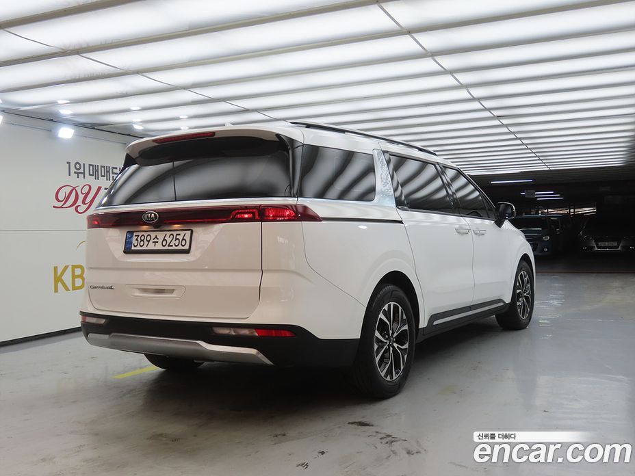 Kia Carnival 4th Gen фото 2