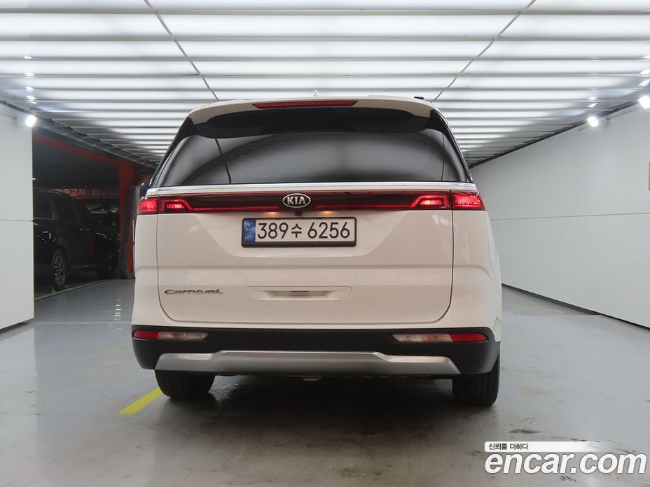 Kia Carnival 4th Gen фото 4