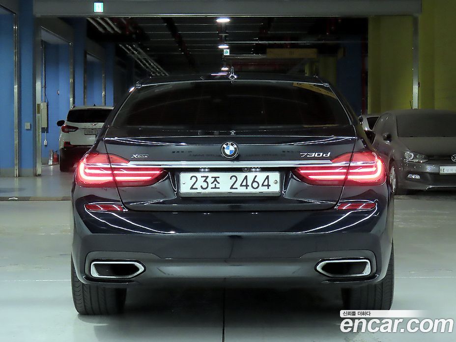 BMW 7-Series (G11) фото 4
