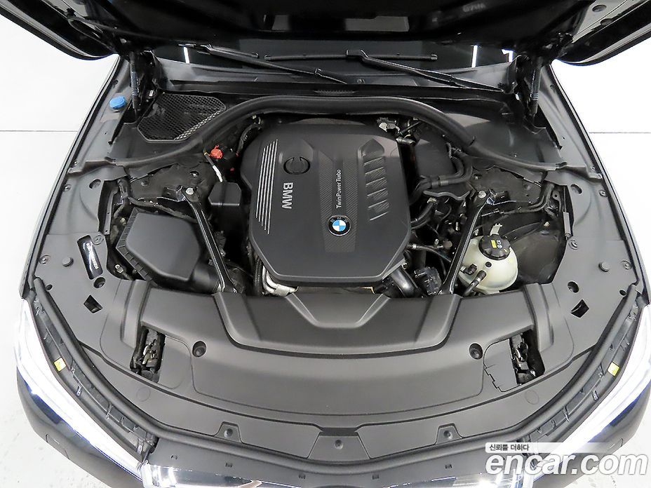 BMW 7-Series (G11) фото 6