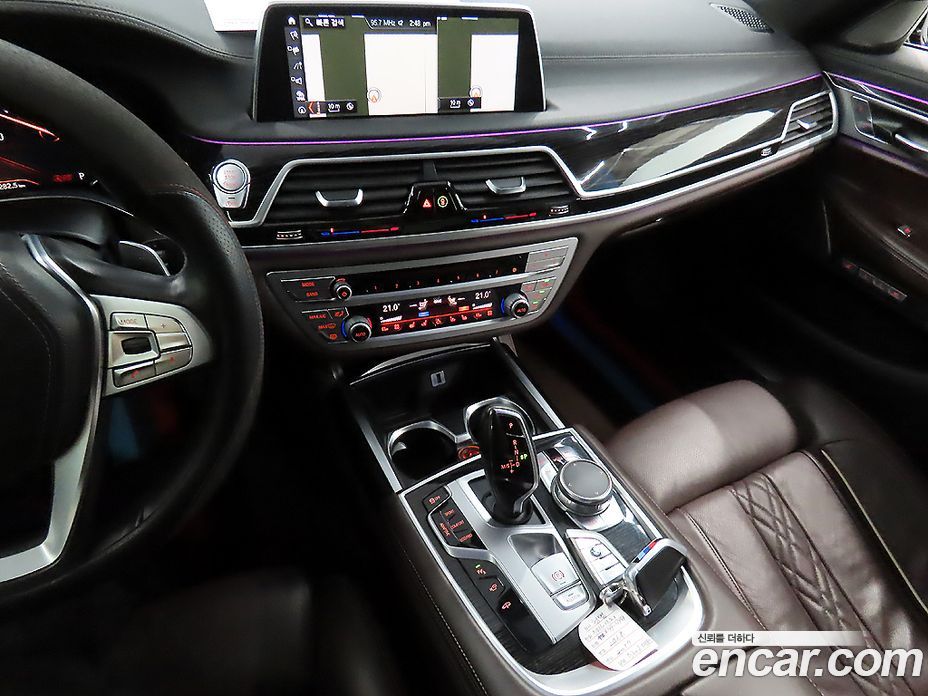BMW 7-Series (G11) фото 10