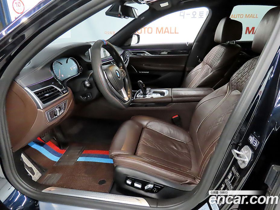 BMW 7-Series (G11) фото 11