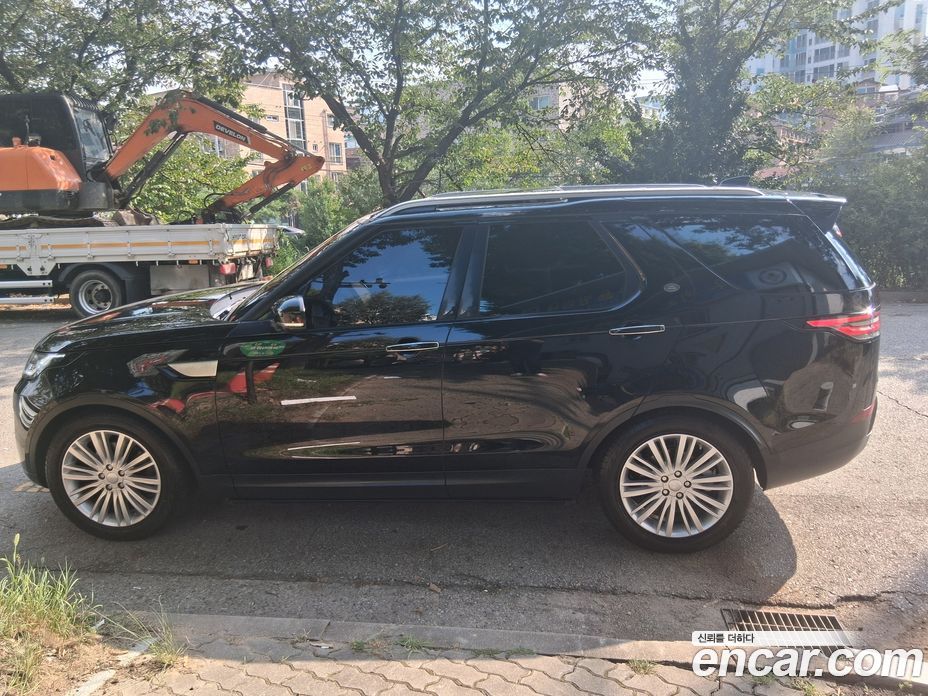 Land Rover Discovery 5 фото 6