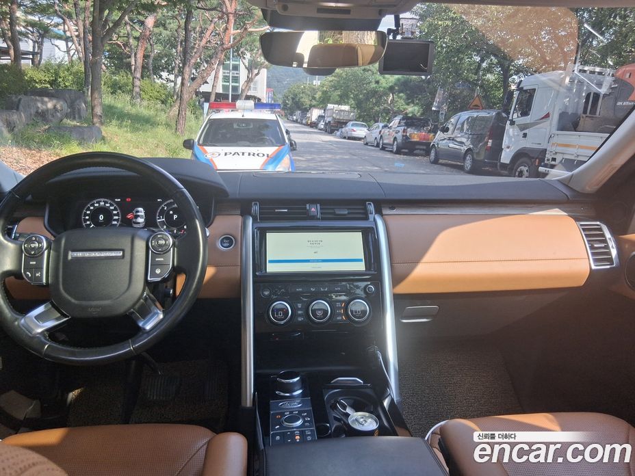 Land Rover Discovery 5 фото 8