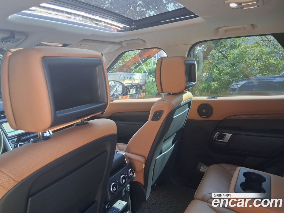 Land Rover Discovery 5 фото 9