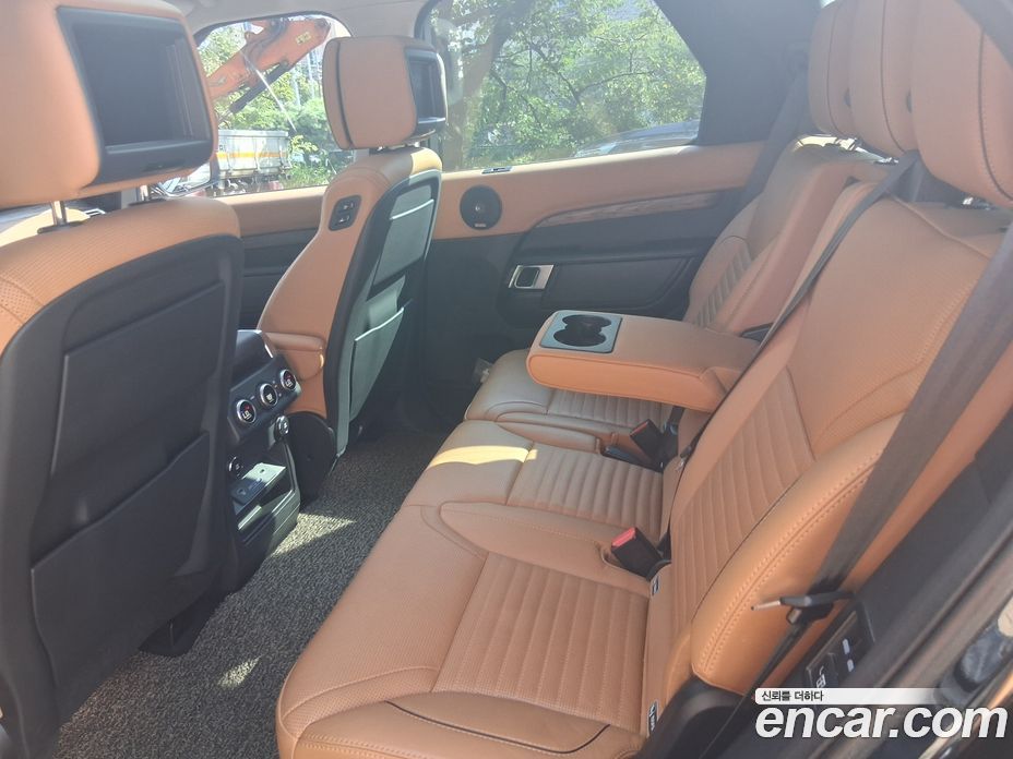Land Rover Discovery 5 фото 10