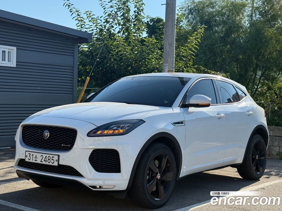 Jaguar E-PACE фото 3
