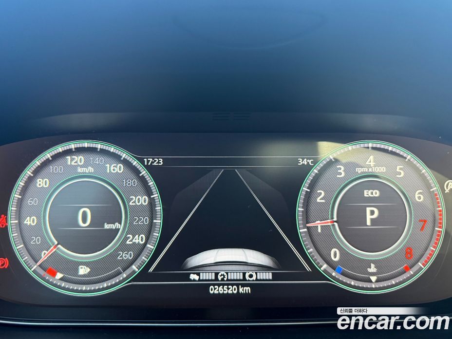 Jaguar E-PACE фото 6