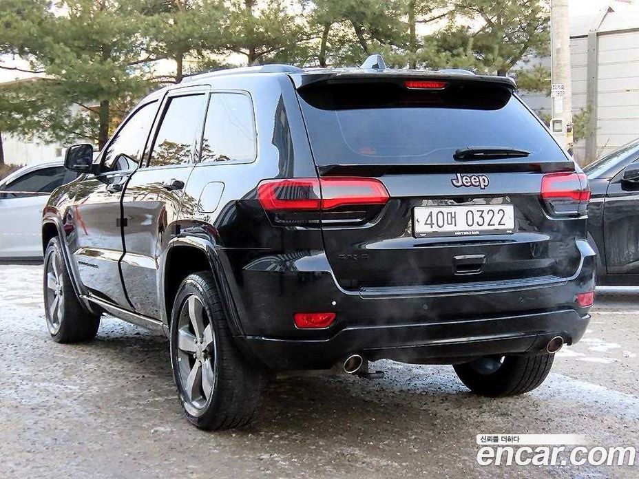 Jeep Grand Cherokee (WK) фото 3