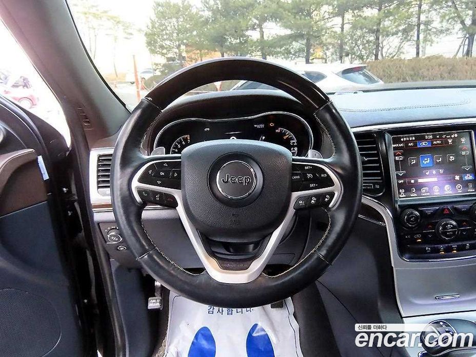 Jeep Grand Cherokee (WK) фото 8
