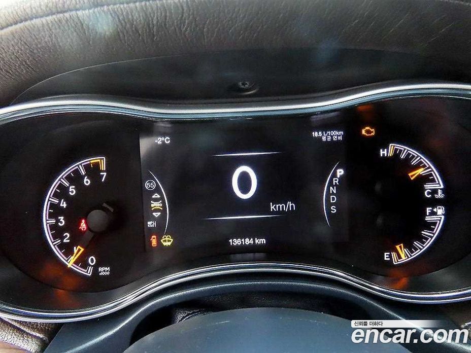 Jeep Grand Cherokee (WK) фото 9