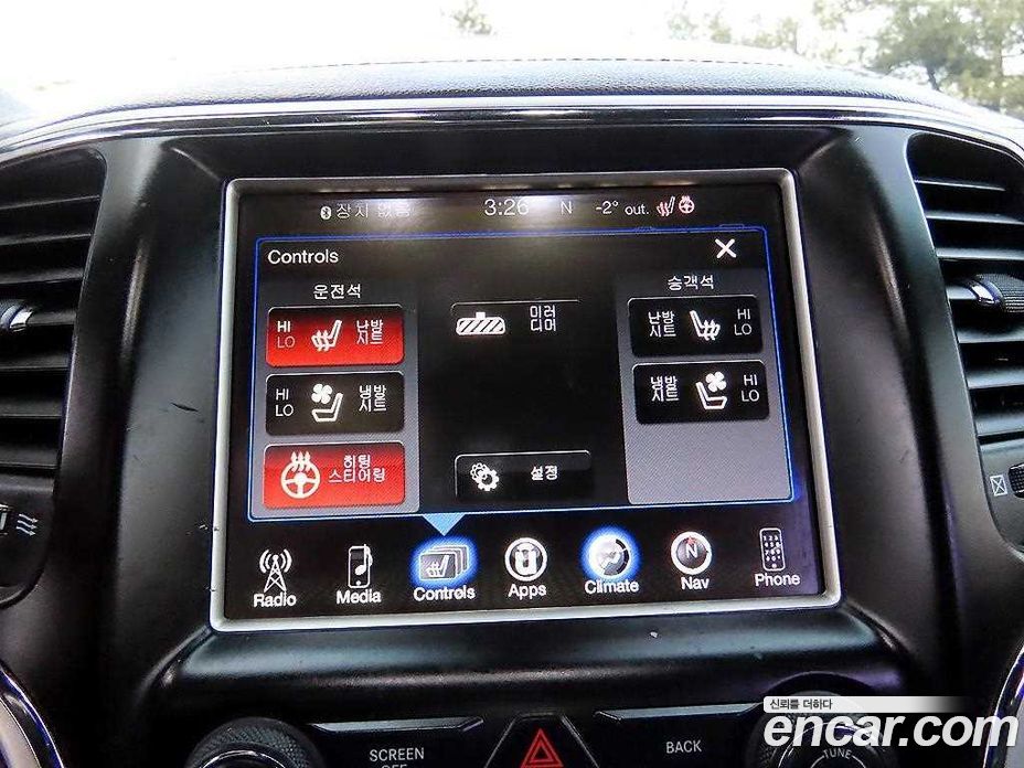 Jeep Grand Cherokee (WK) фото 12