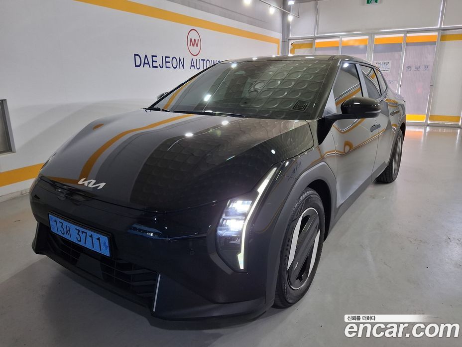 Kia EV4 фото 3