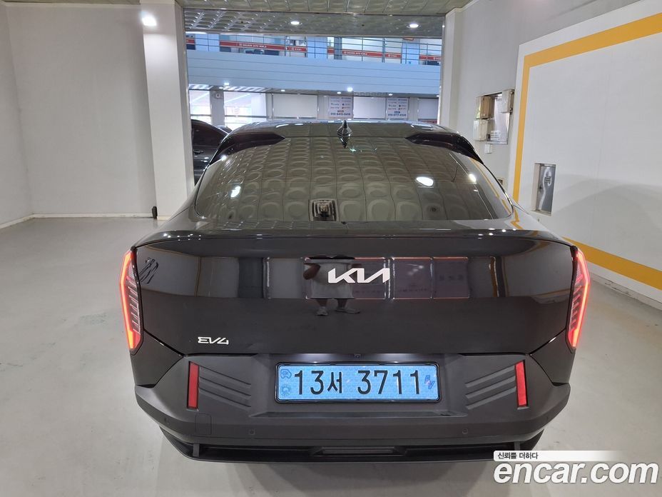 Kia EV4 фото 5