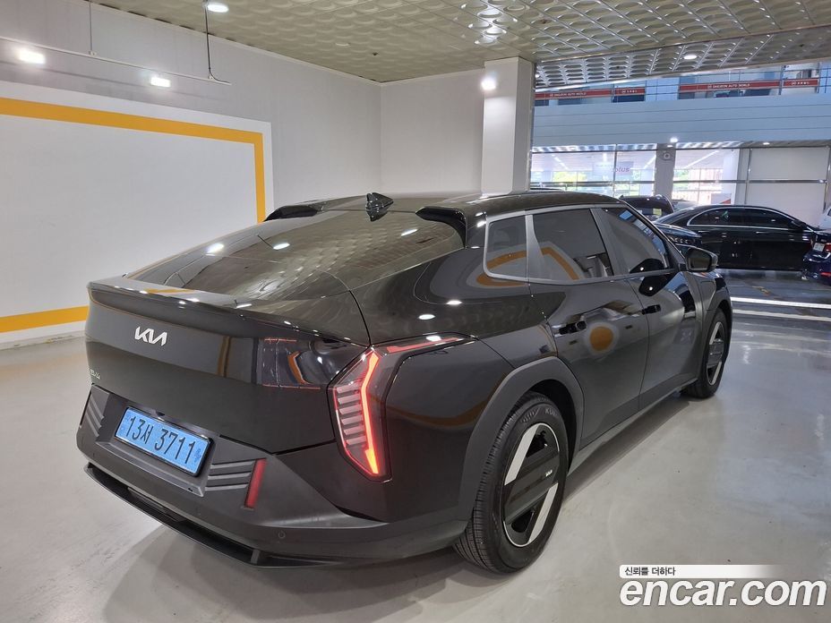 Kia EV4 фото 6