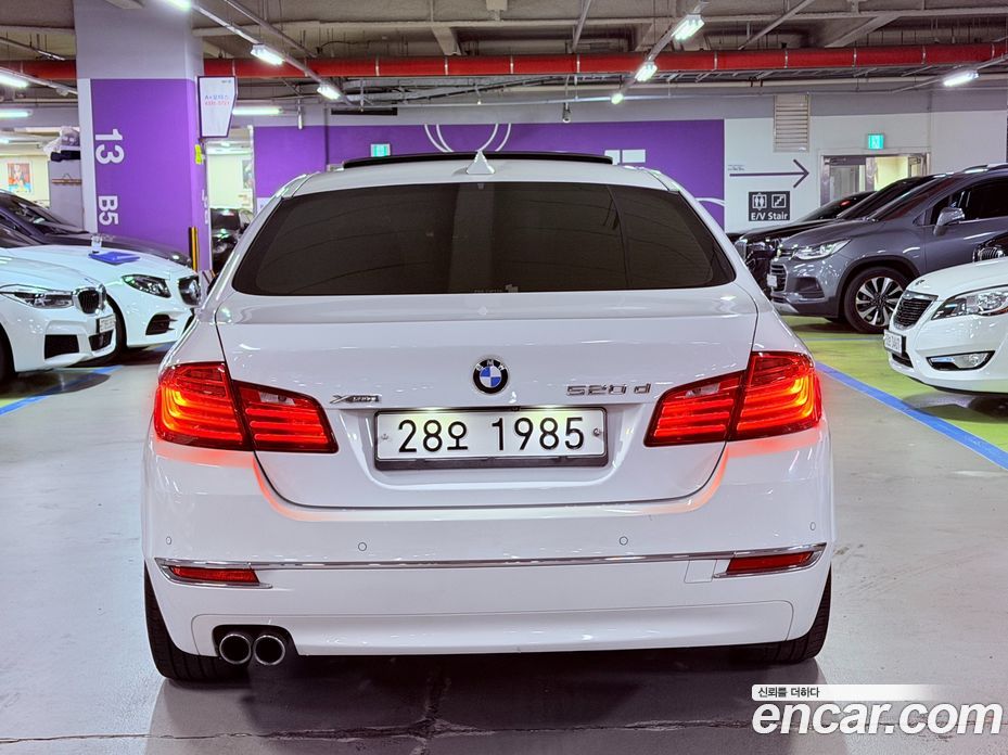 BMW 5-Series (F10) фото 4