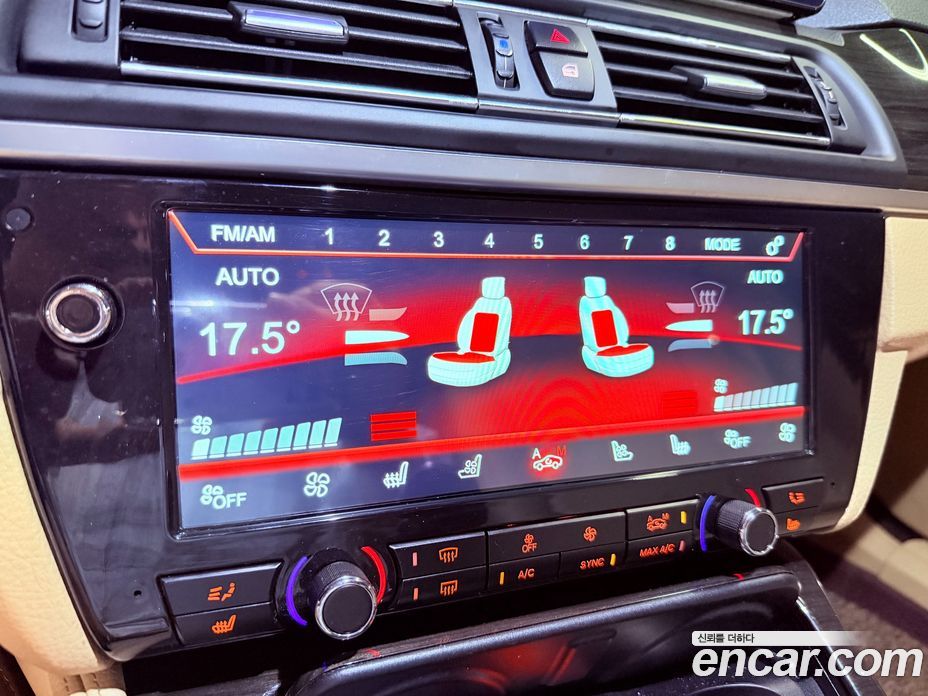 BMW 5-Series (F10) фото 14