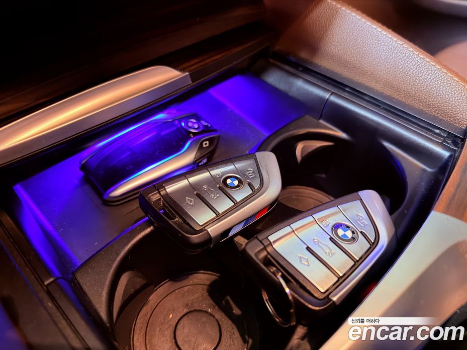 BMW 5-Series (G30) фото 14