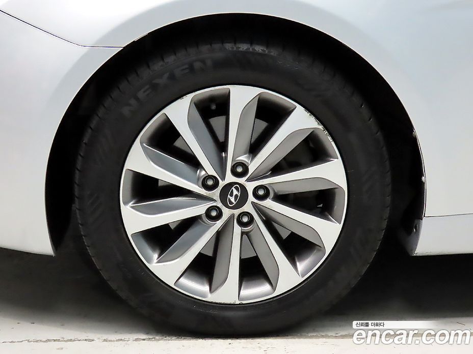 Hyundai Sonata The Brilliant фото 5