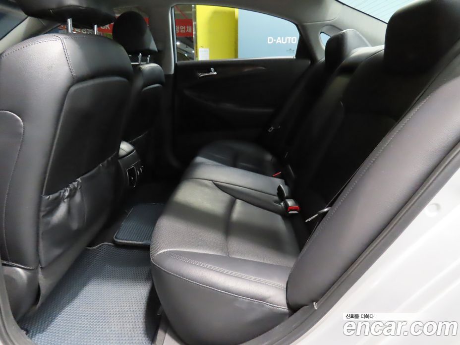 Hyundai Sonata The Brilliant фото 13