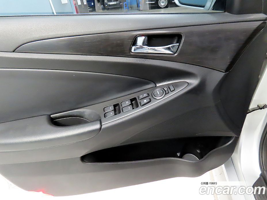 Hyundai Sonata The Brilliant фото 14