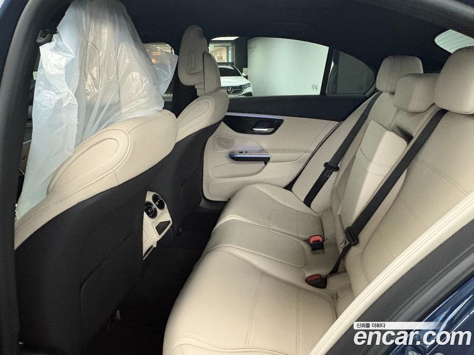Mercedes-Benz C-Class W206 фото 11