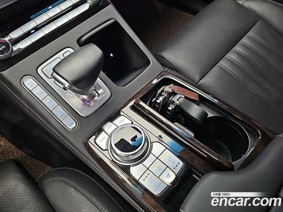 Genesis G90 фото 9