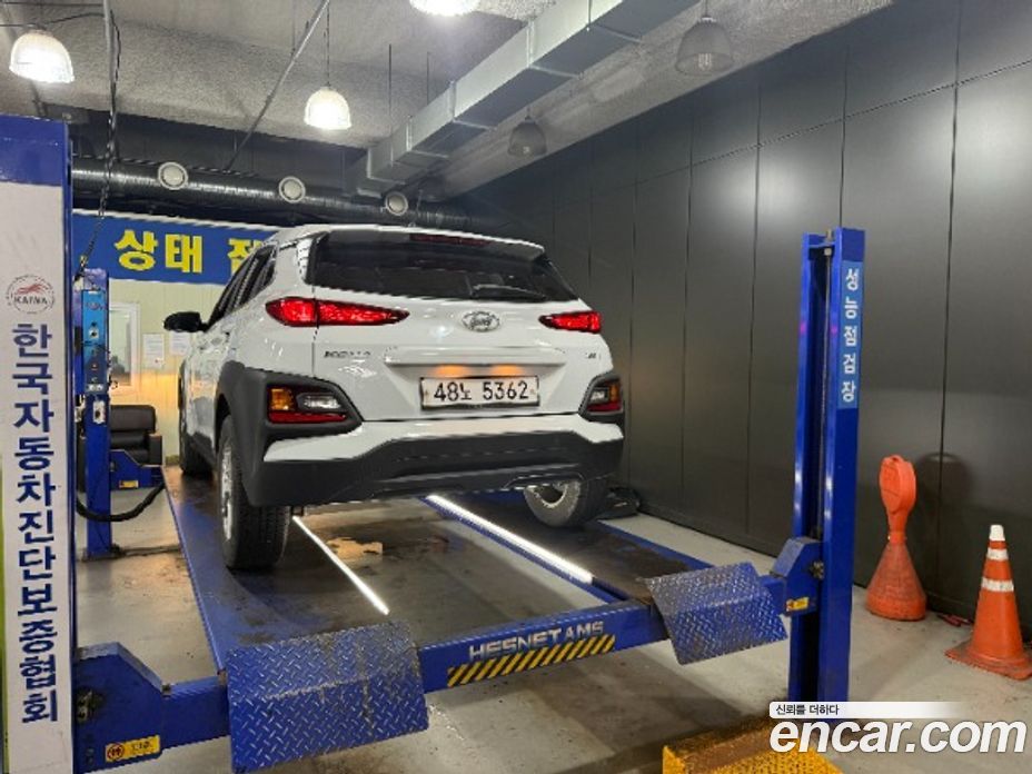 Hyundai Kona фото 2