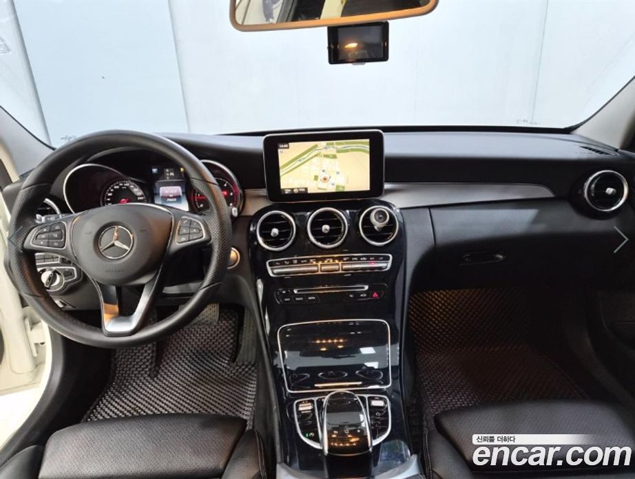 Mercedes-Benz C-Class W205 фото 6