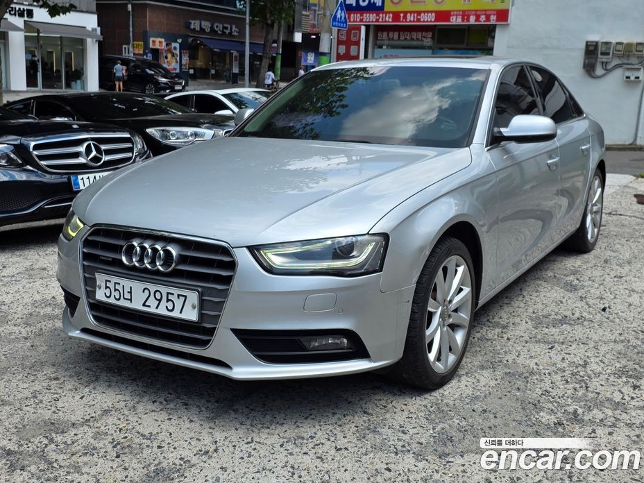 Audi A4 (B8)