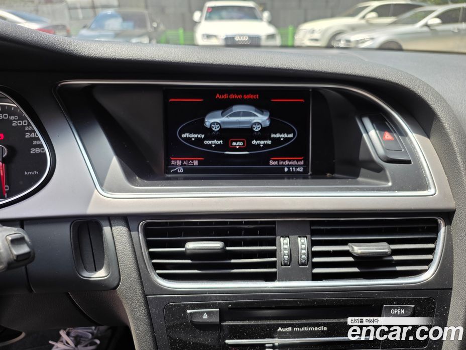 Audi A4 (B8) фото 14