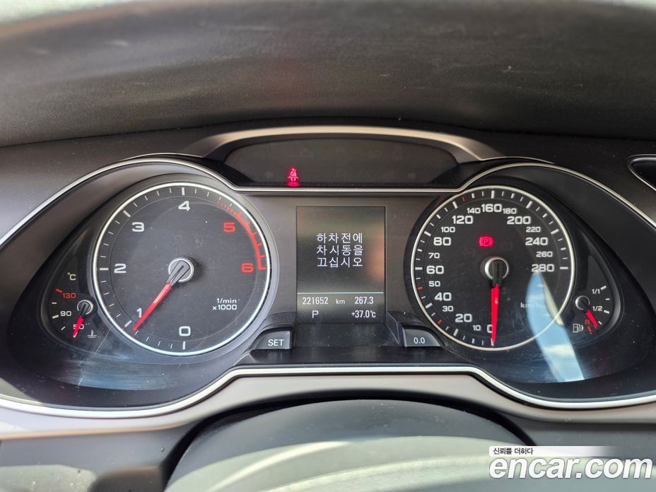 Audi A4 (B8) фото 15