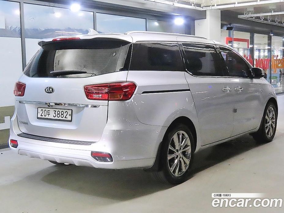 Kia Carnival 3rd Gen Restyling фото 4