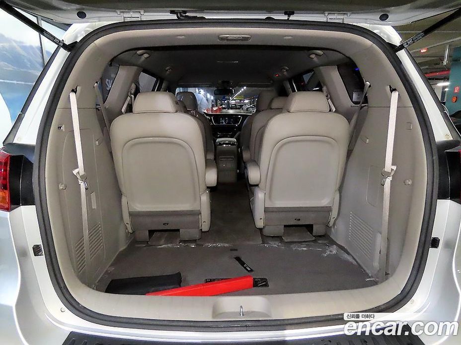 Kia Carnival 3rd Gen Restyling фото 16