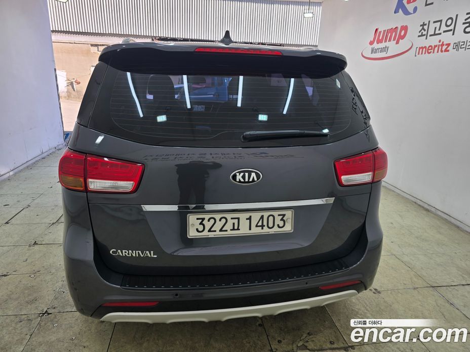 Kia Carnival 3rd Gen фото 4