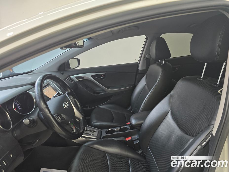 Hyundai Avante (MD) фото 17